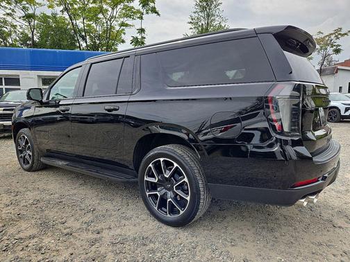 2025 Chevrolet Suburban RST