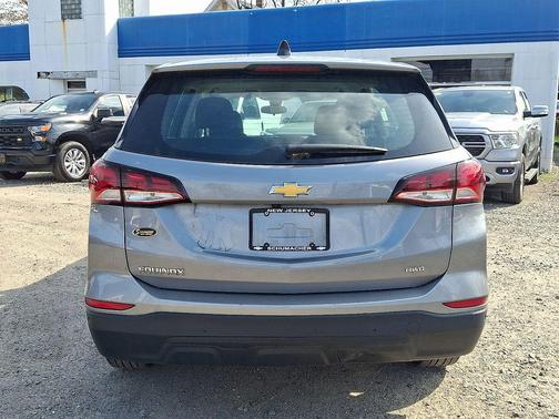 Sterling Gray Metallic 2023 Chevrolet Equinox LS