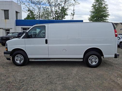 Summit White 2022 Chevrolet Express 2500 Work Van