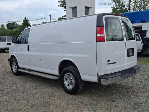 Summit White 2022 Chevrolet Express 2500 Work Van