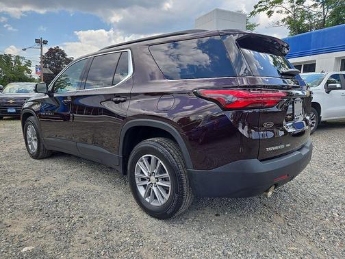 2022 Chevrolet Traverse LT Leather