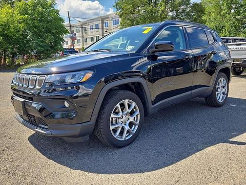 2022 Jeep Compass Latitude Lux