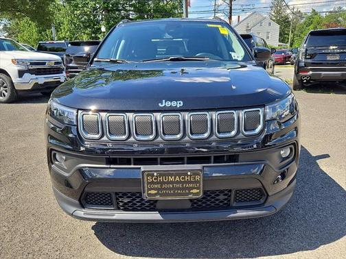 2022 Jeep Compass Latitude Lux