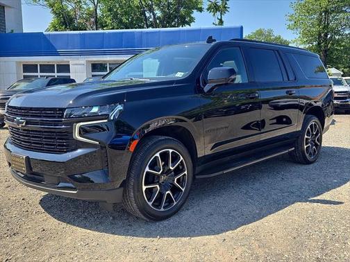 2023 Chevrolet Suburban RST