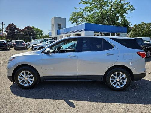 Silver Ice Metallic 2019 Chevrolet Equinox 1LT