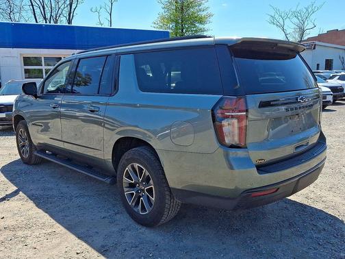 Silver Sage Metallic 2023 Chevrolet Suburban 4WD Z71
