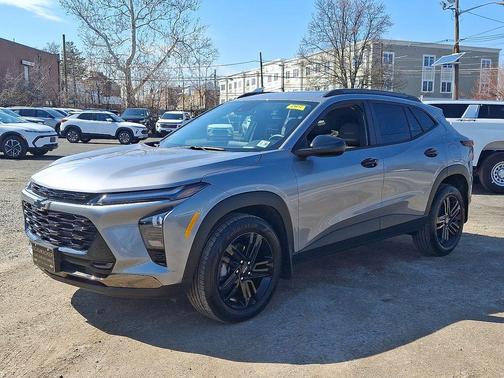 Sterling Gray Metallic 2025 Chevrolet Trax FWD ACTIV