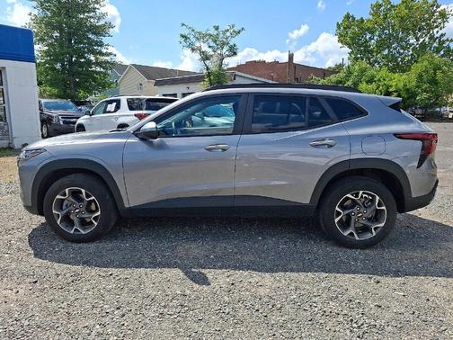Sterling Gray Metallic 2025 Chevrolet Trax LT