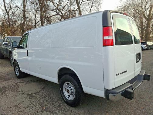 2022 GMC Savana 2500 Work Van
