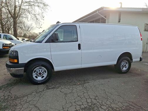 2022 GMC Savana 2500 Work Van