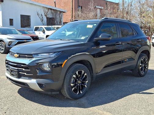 Mosaic Black Metallic 2023 Chevrolet Trailblazer LT