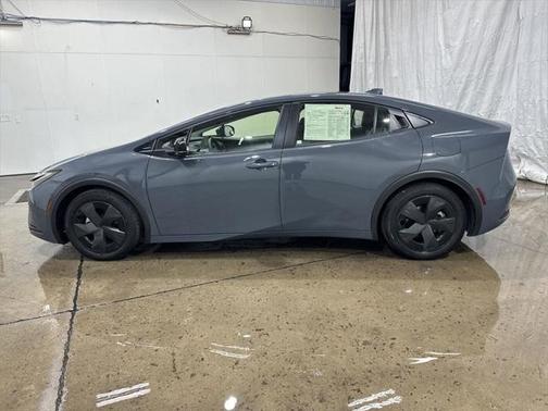 2023 Toyota Prius LE