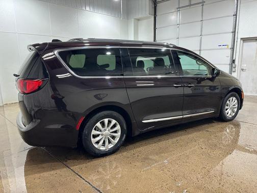 2018 Chrysler Pacifica Touring-L
