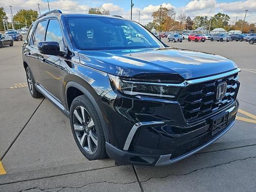 2025 Honda Pilot Touring 8-Passenger