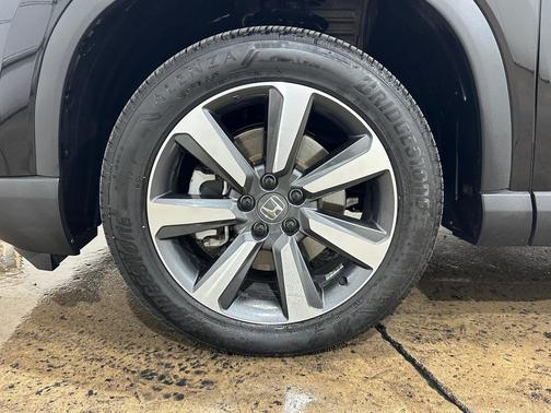 2025 Honda Pilot Touring 8-Passenger