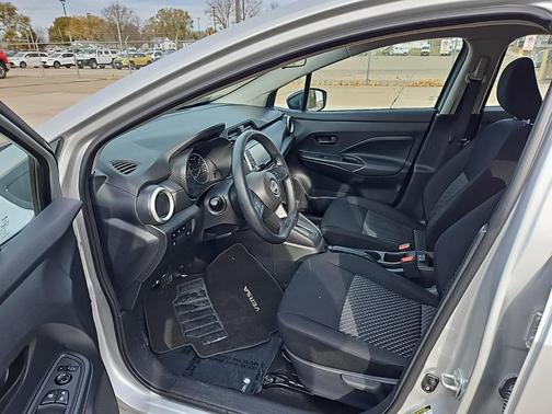 2024 Nissan Versa 1.6 S