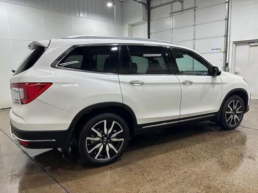 2021 Honda Pilot Touring 8-Passenger
