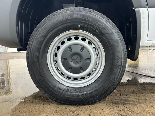 2025 Mercedes-Benz Sprinter 2500 High Roof