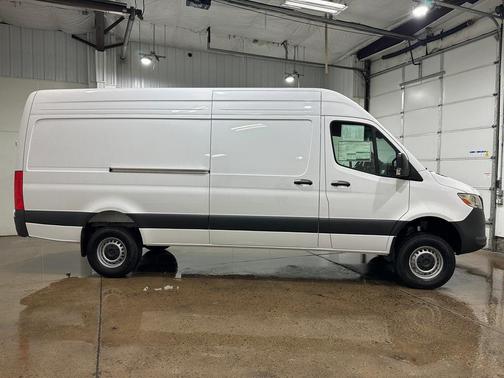 2025 Mercedes-Benz Sprinter 2500 High Roof