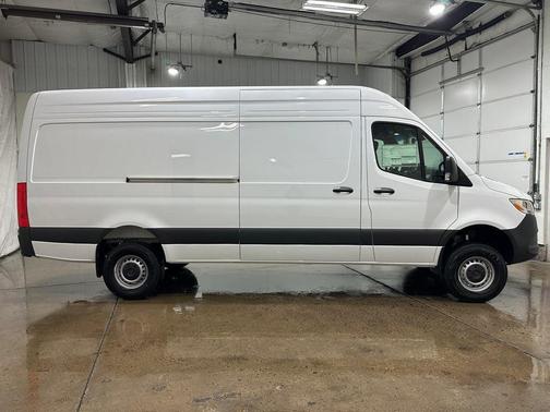 2025 Mercedes-Benz Sprinter 2500 High Roof