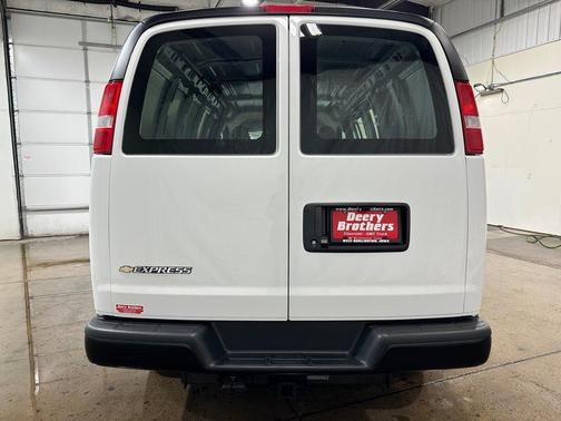 2025 Chevrolet Express 3500 RWD 3500 Regular Wheelbase WT