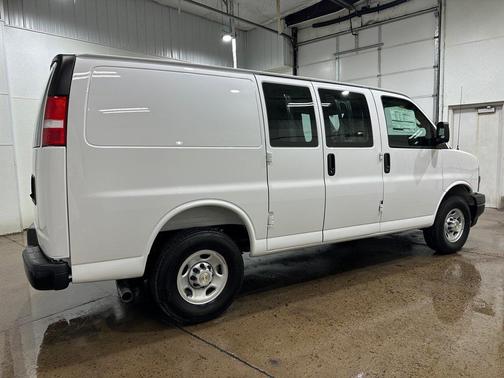 2025 Chevrolet Express 3500 RWD 3500 Regular Wheelbase WT
