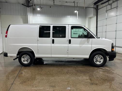 2025 Chevrolet Express 3500 RWD 3500 Regular Wheelbase WT