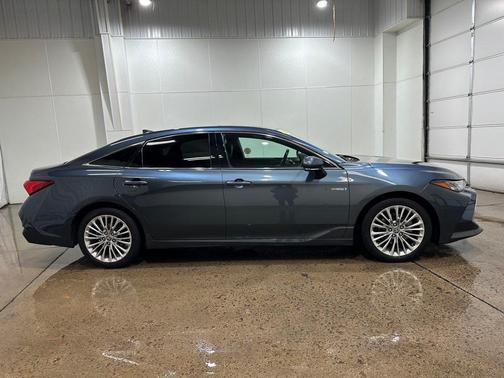 2021 Toyota Avalon Hybrid Limited