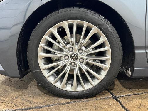 2021 Toyota Avalon Hybrid Limited