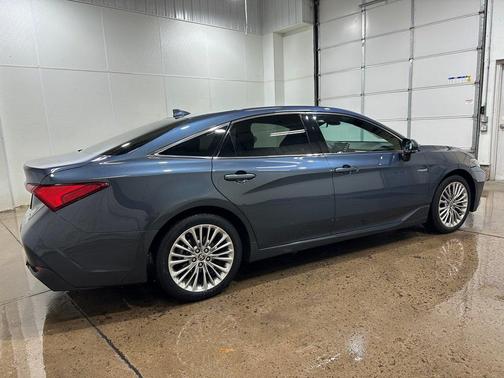 2021 Toyota Avalon Hybrid Limited