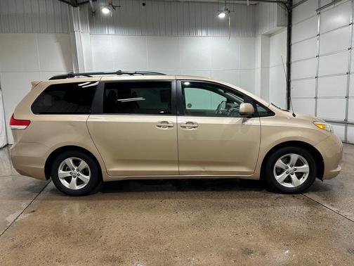 2013 Toyota Sienna LE