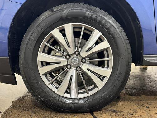 2018 Nissan Pathfinder SL