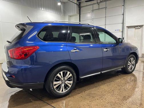 2018 Nissan Pathfinder SL