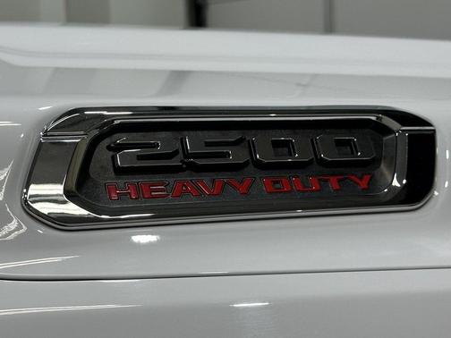 2020 RAM 2500 Tradesman Crew Cab 4X4 6'4' Box
