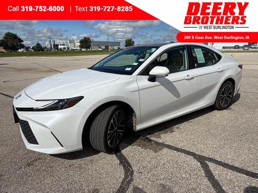 Pearl 2026 Toyota Camry XLE