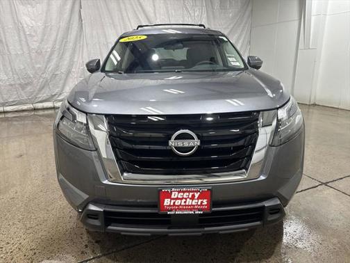 2025 Nissan Pathfinder SV 4WD