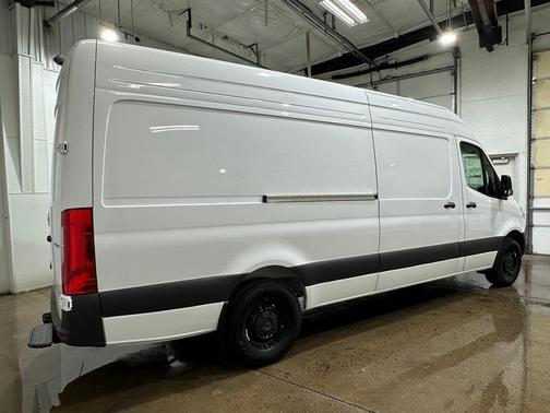 2025 Mercedes-Benz Sprinter 2500 High Roof