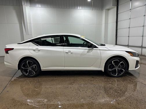 2025 Nissan Altima SR AWD