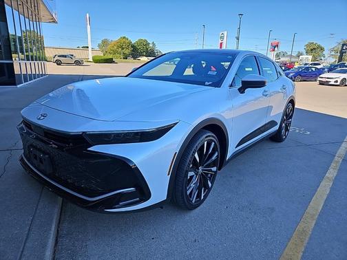 2025 Toyota Crown Platinum