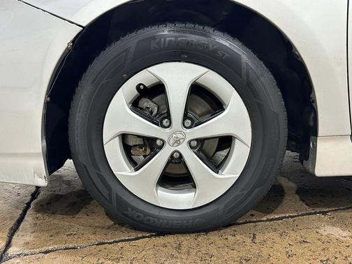 2015 Toyota Prius Four