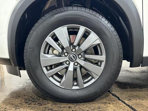 2025 Nissan Pathfinder SV 4WD