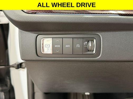 Polar White Tricoat 2026 Chevrolet Traverse RS