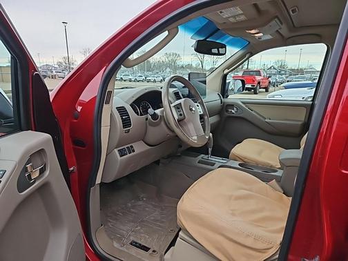 2010 Nissan Frontier LE