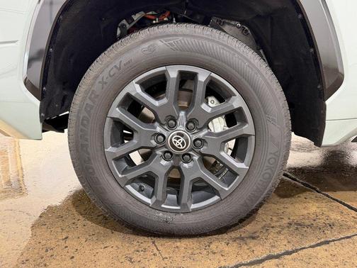 2025 Toyota Tundra Hybrid Platinum