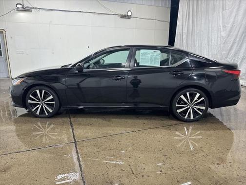 2021 Nissan Altima SR FWD