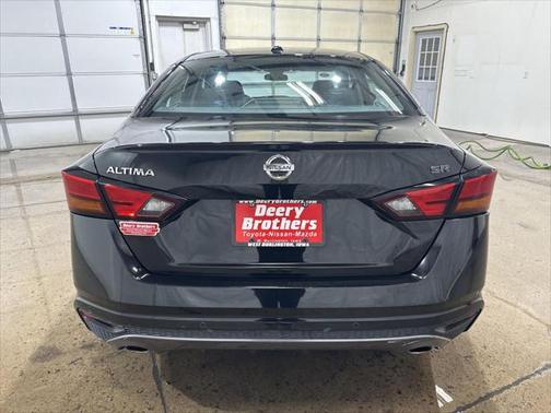 2021 Nissan Altima SR FWD