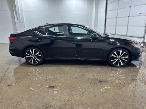 2021 Nissan Altima SR FWD