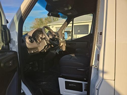 2025 Mercedes-Benz Sprinter 2500 High Roof