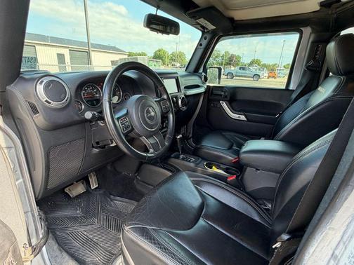 Billet Silver Metallic Clearcoat 2015 Jeep Wrangler Unlimited Sahara
