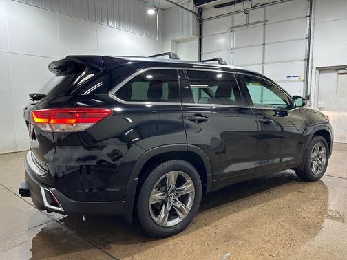2017 Toyota Highlander Limited Platinum